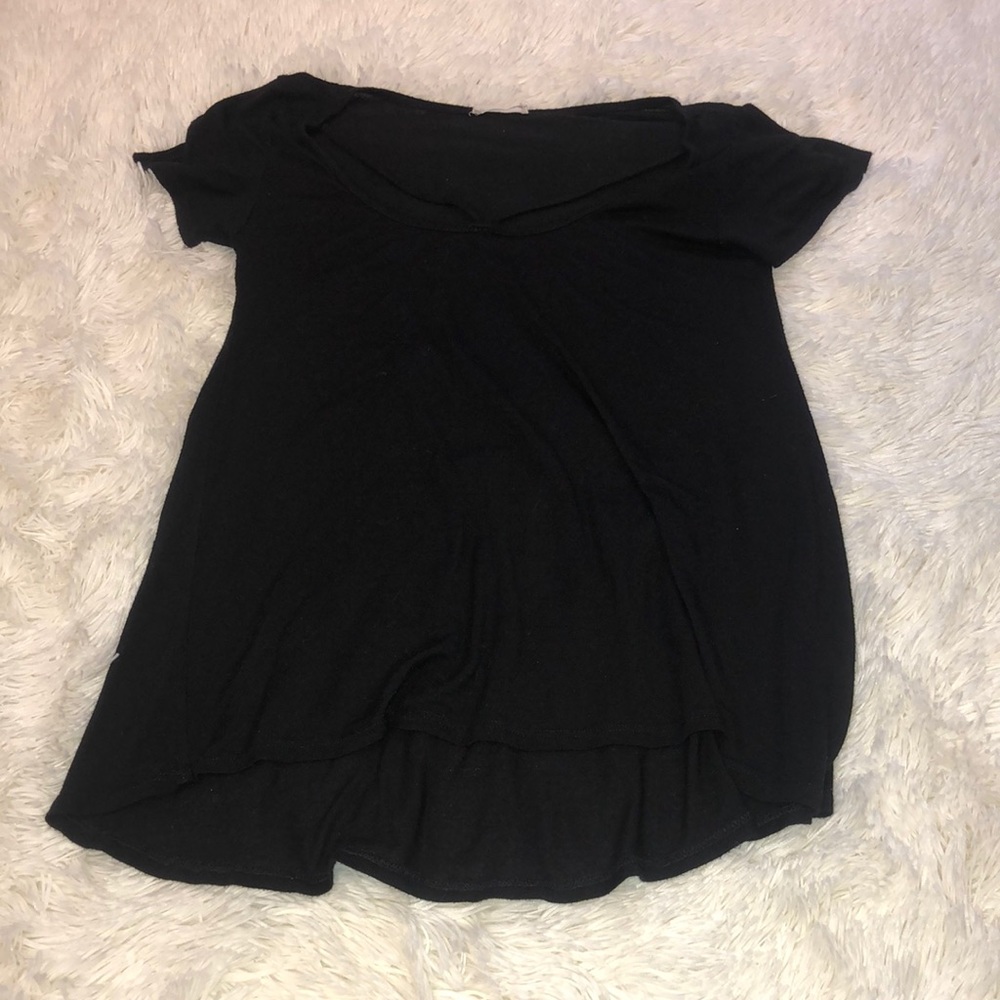 Full Tilt women’s size XS black cross cross tee